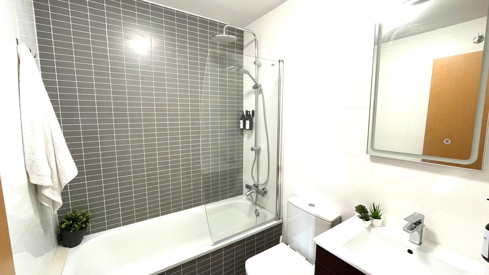 Apartamento Con Terraza By Prestigi Тераса Екстериор снимка